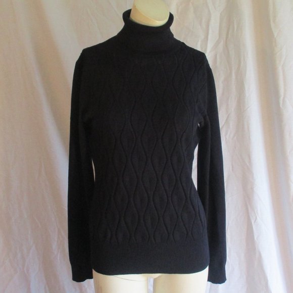 💖Estrna Jane Patterned TurtleNeck - Picture 1 of 3